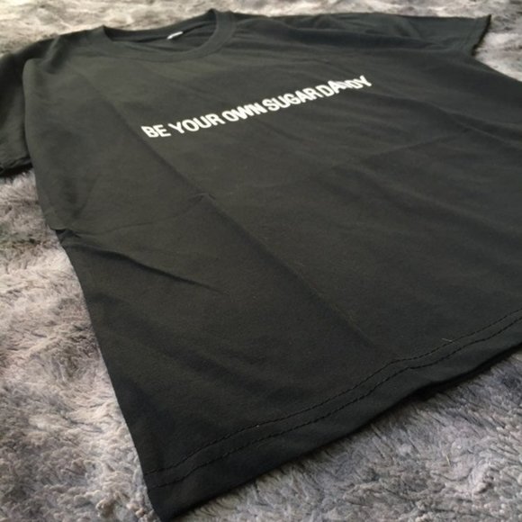 Ain't No Wifey Tee - Picture 3 of 4